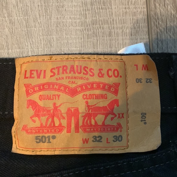 Black Levis straight cut brand new size 32W X 30L - Picture 4 of 4